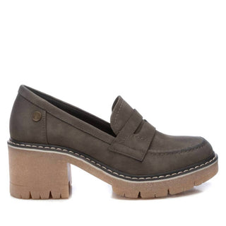 Xti - Mocassins com Detalhe de Máscara Feminina