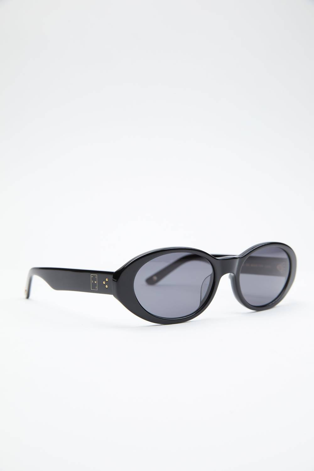 In The Mood For Love - CAROLINE BK SUNGLASSES WITH CHAIN