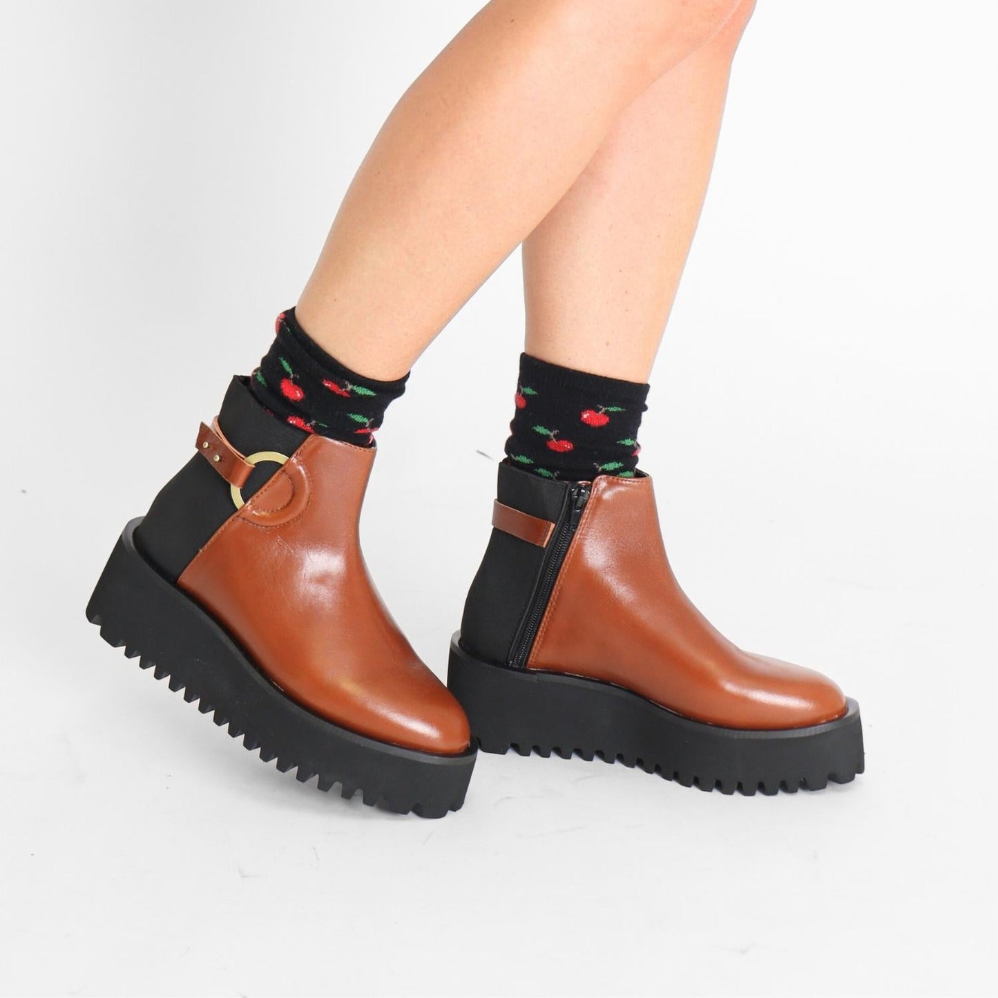 All Black - Women's Easy Fit Platform Ankle Boot