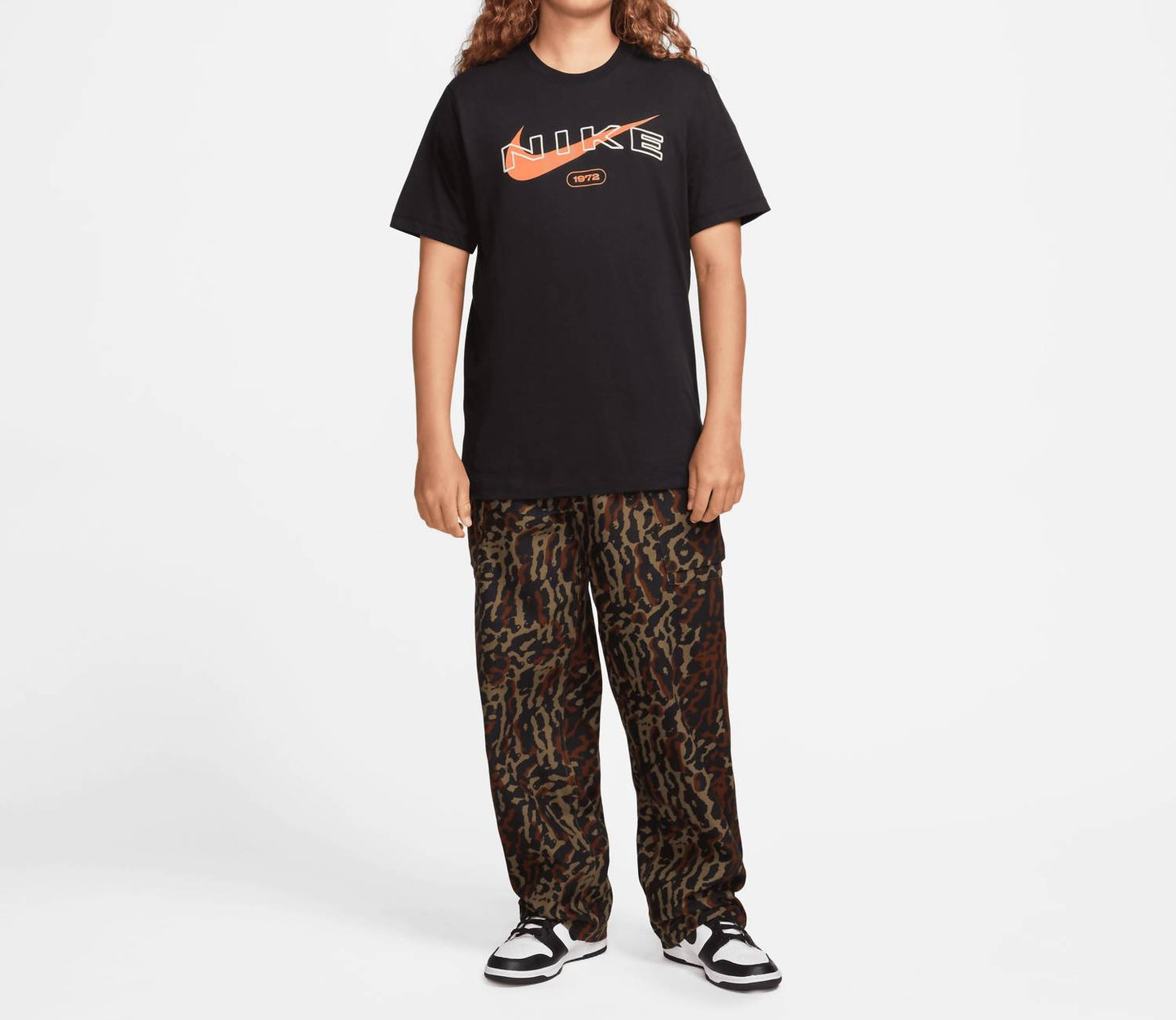 Nike - Camiseta Masculina com Logotipo Bordado Big Swoosh 1972