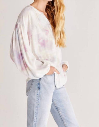 Z Supply - Parte superior desfocada com frente saliente