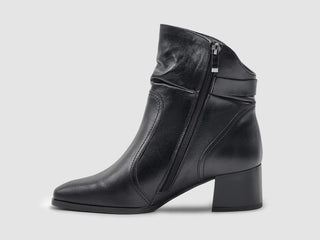 Aga - Women's Maria Tall Leather Booties