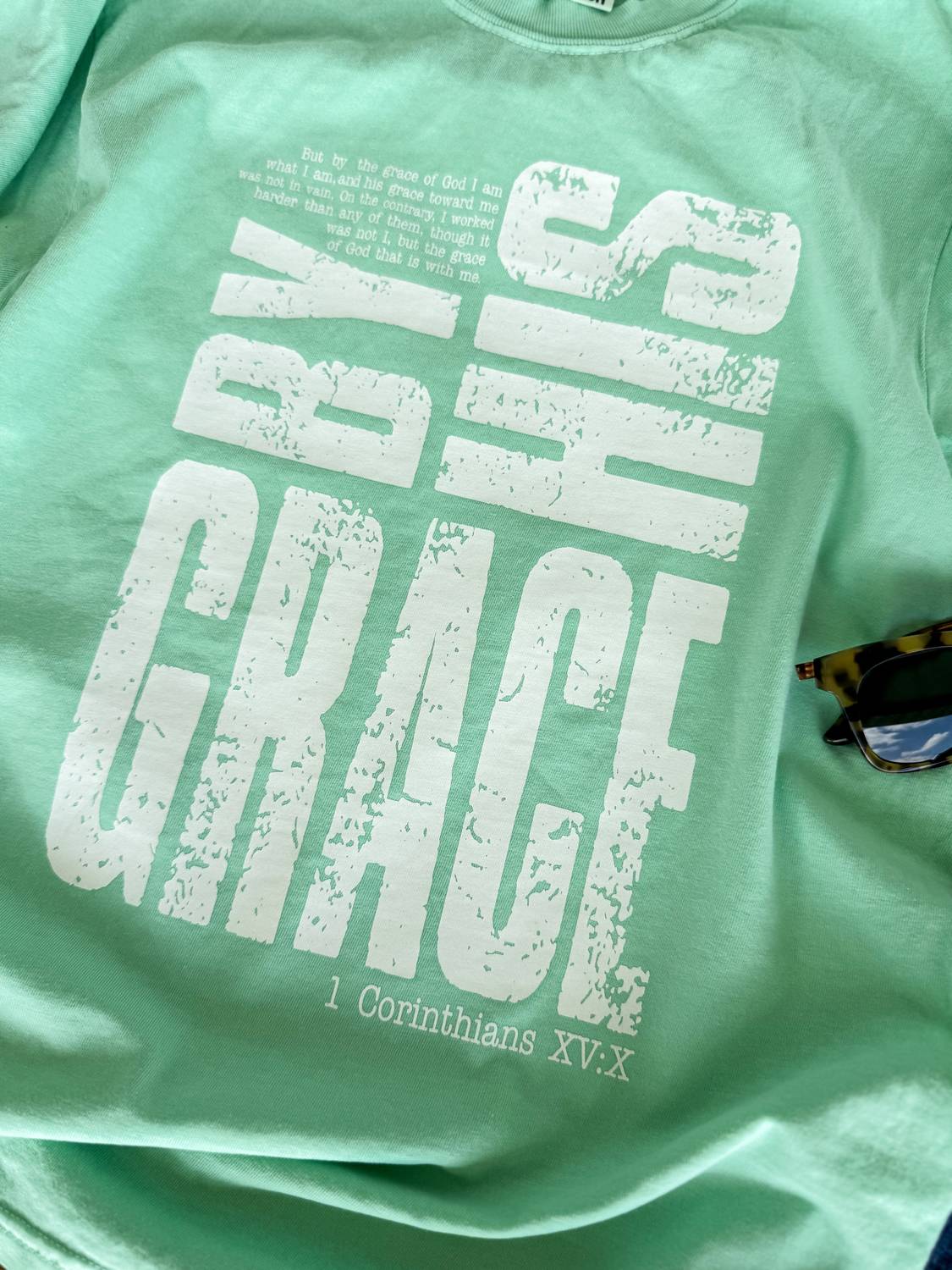 Comfort Colors - Camiseta By His Grace
