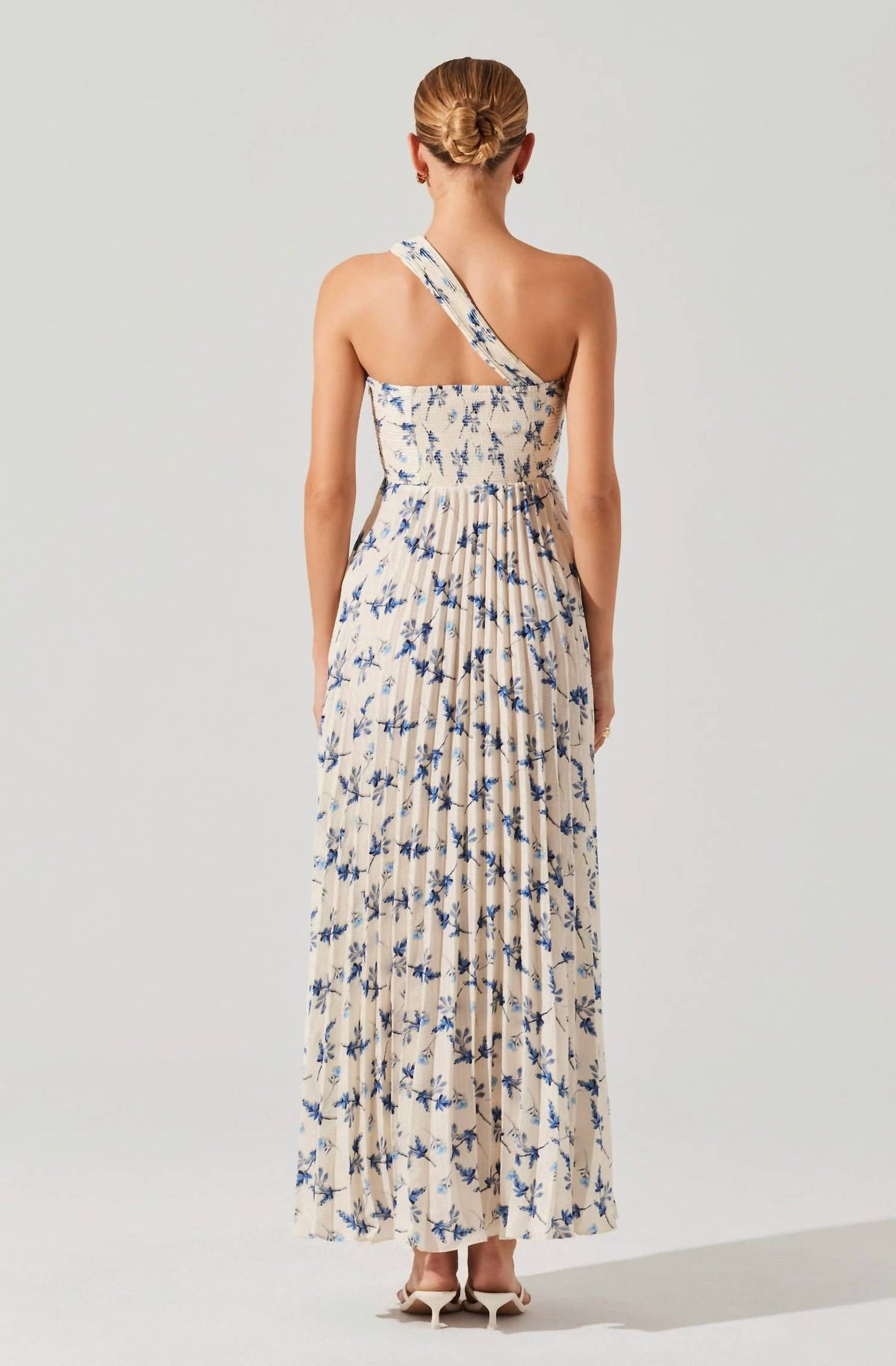 Astr - Rasya Pleated Floral Maxi Dress