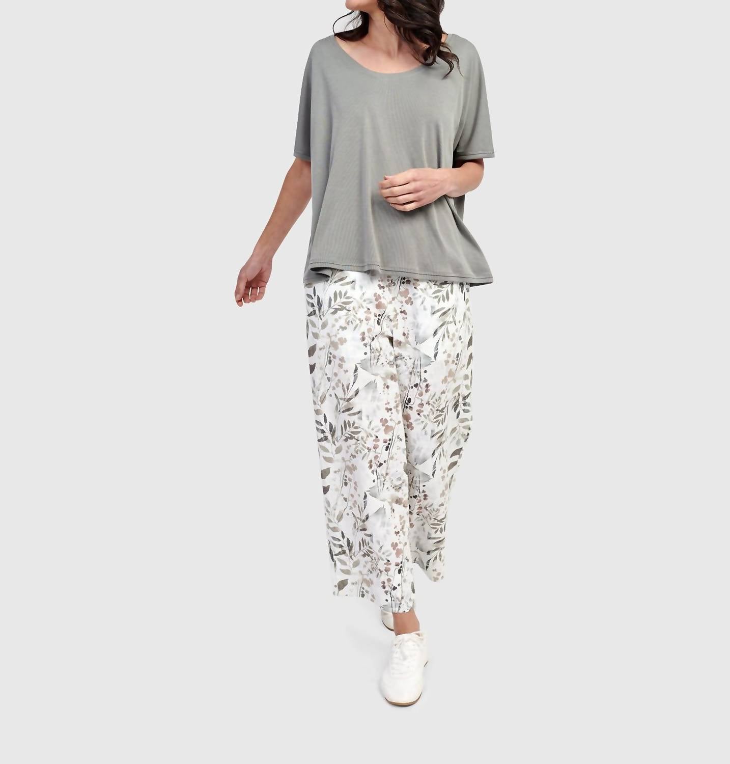 Alembika - Essential Breeze Tee