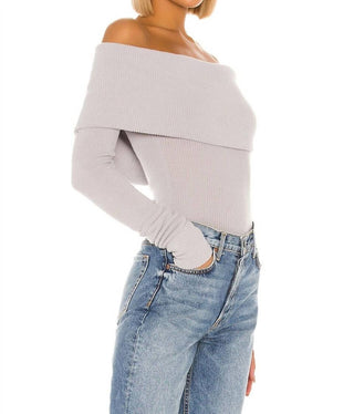 Free People - Nós, a Coelhinha da Neve Livre, Blusa de Manga Longa com Ombros à Mostra e Canelado