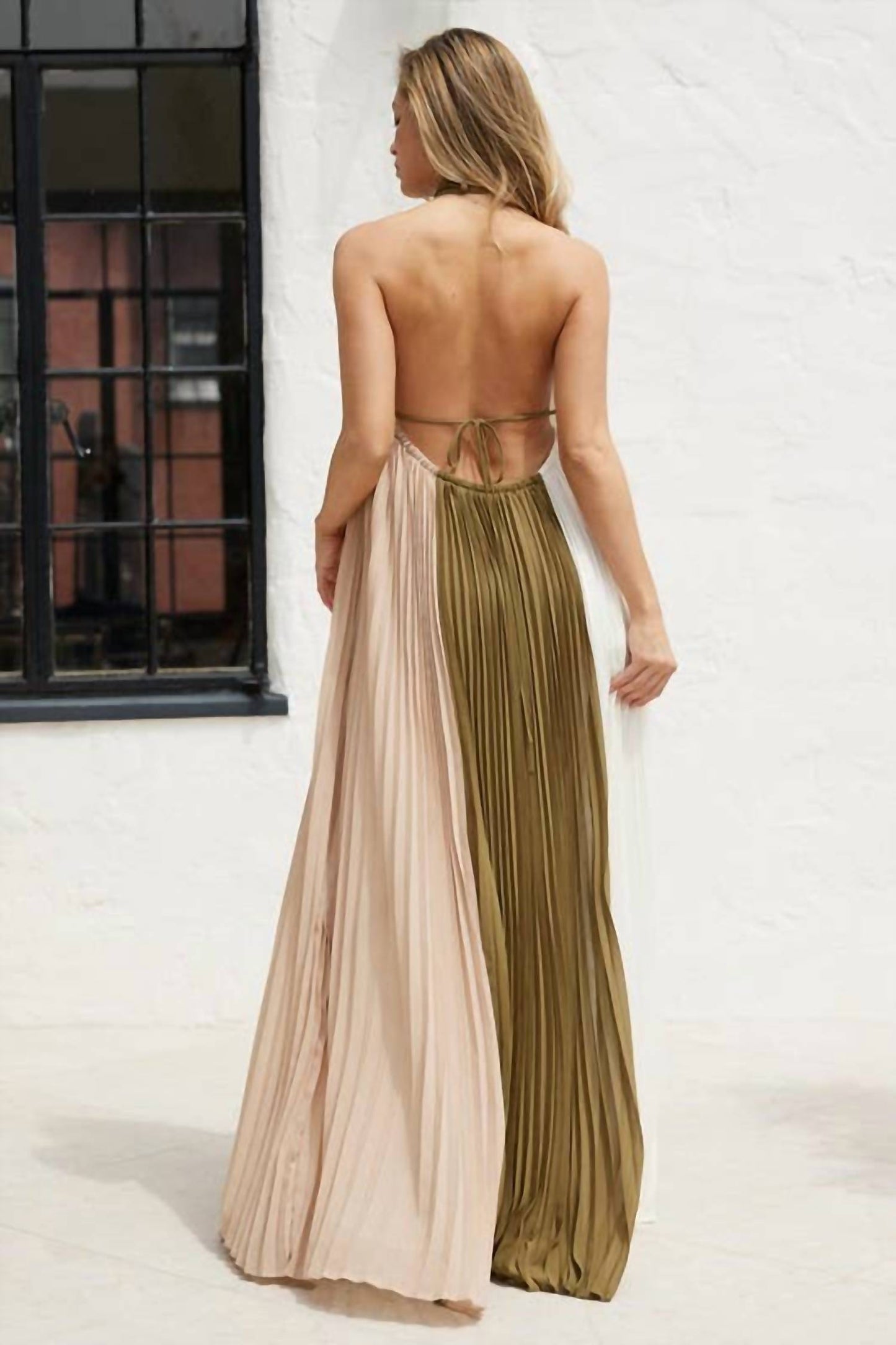 Eb Luxe - Halter Color Block Pleated Maxi Dress