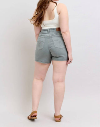 Judy Blue - Short Jeans Bordado com Cintura Alta e Bolso Traseiro