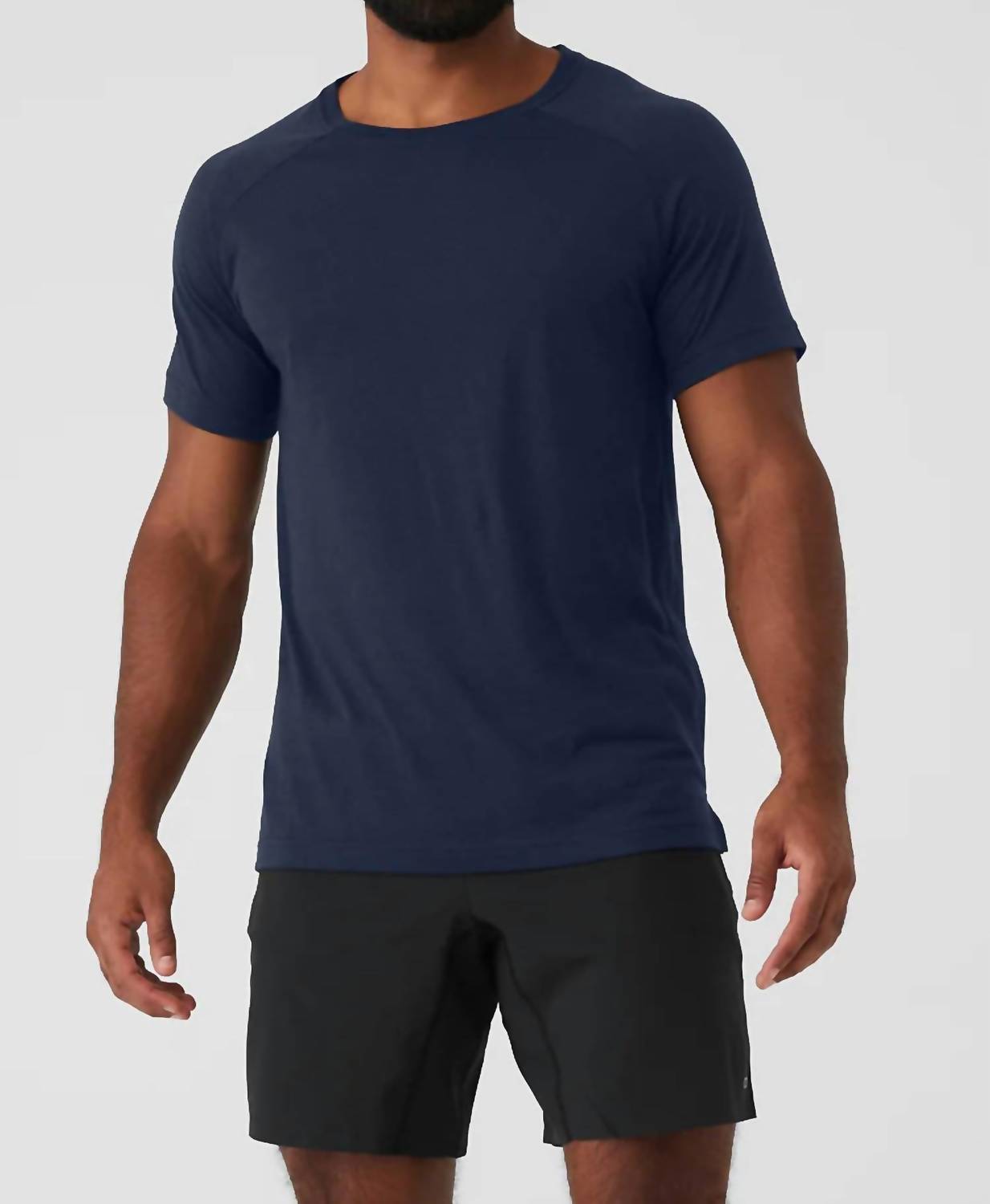 Alo Yoga - Triumph Crew Neck Tee