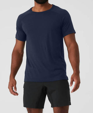 Alo Yoga - Camiseta Triumph com gola redonda