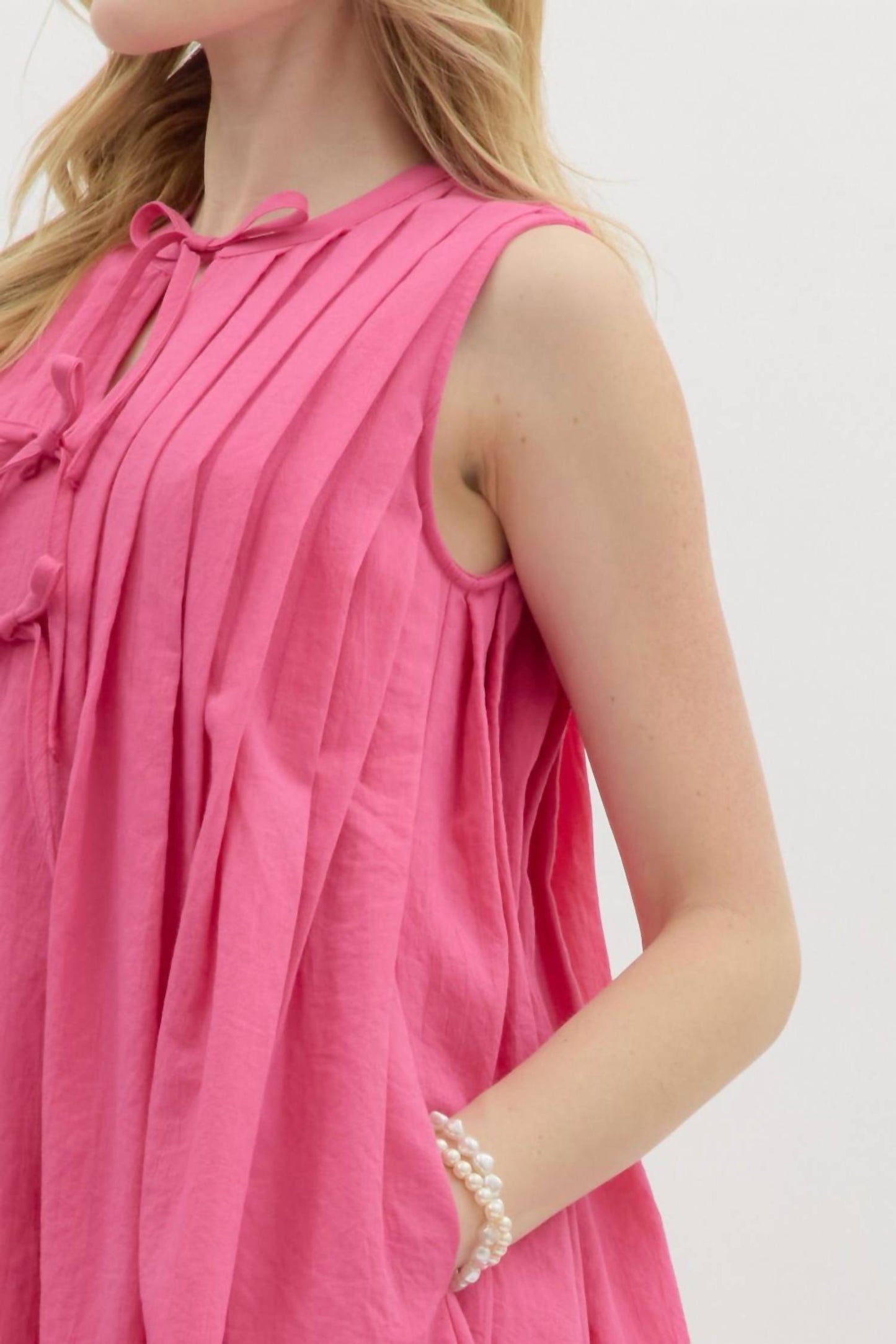 Entro - Bow Detailed Pleated Mini Dress