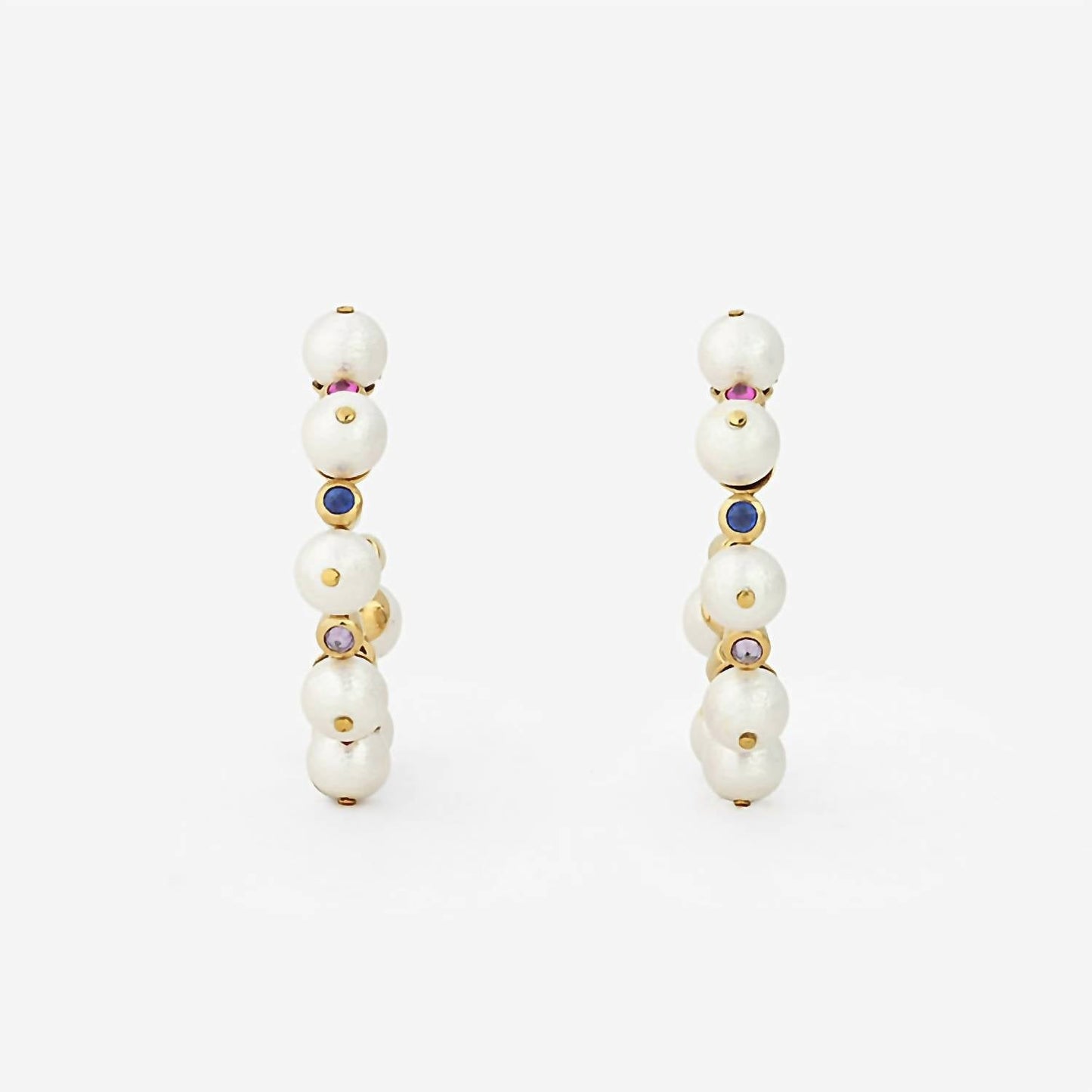 Avenue Chic - Women's Temple Muse Pearl Hoop Earrings