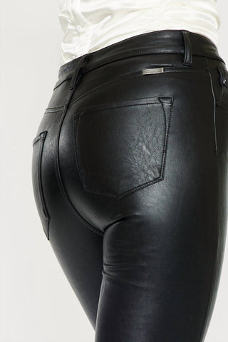 Kancan - Jeans super skinny de couro sintético de cintura alta cereja