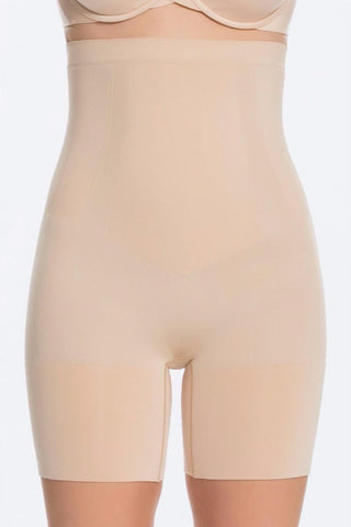 Spanx - Short Oncore de cintura alta até o meio da coxa