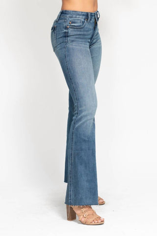 Judy Blue - Calça Jeans Flare Vintage de Cintura Média