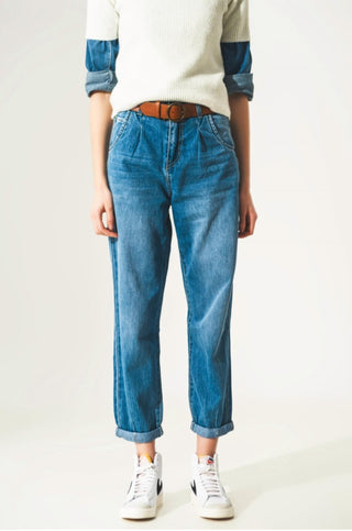 Q2 - Ouse usar pinças na cintura com jeans reto