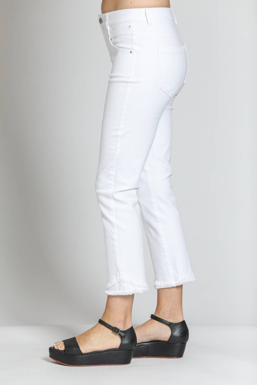Apny - Olivia Pull-on Crop Frayed Jean