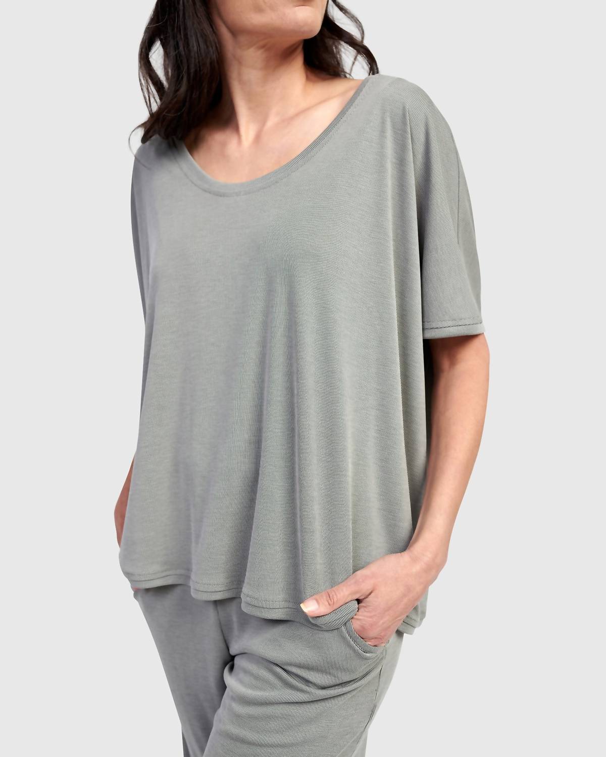 Alembika - Essential Breeze Tee