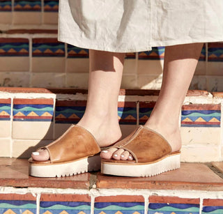 Bedstu - Women's Fairlee Flatform Sandal