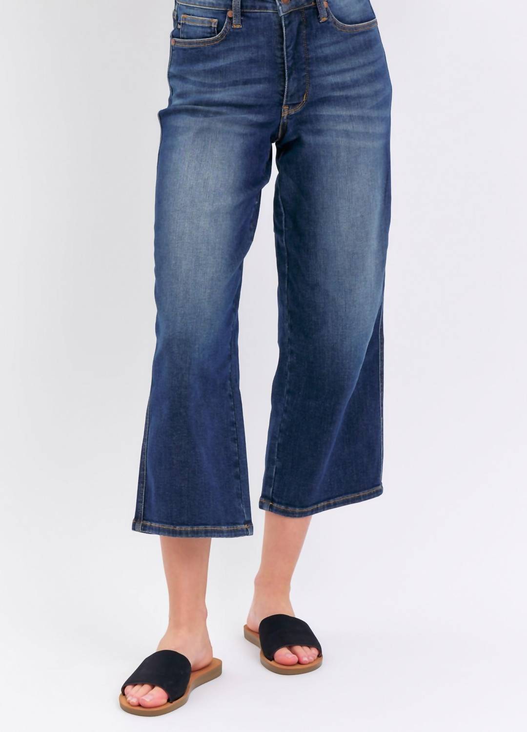 Judy Blue - Mid Rise Tummy Control Wide Leg Jeans