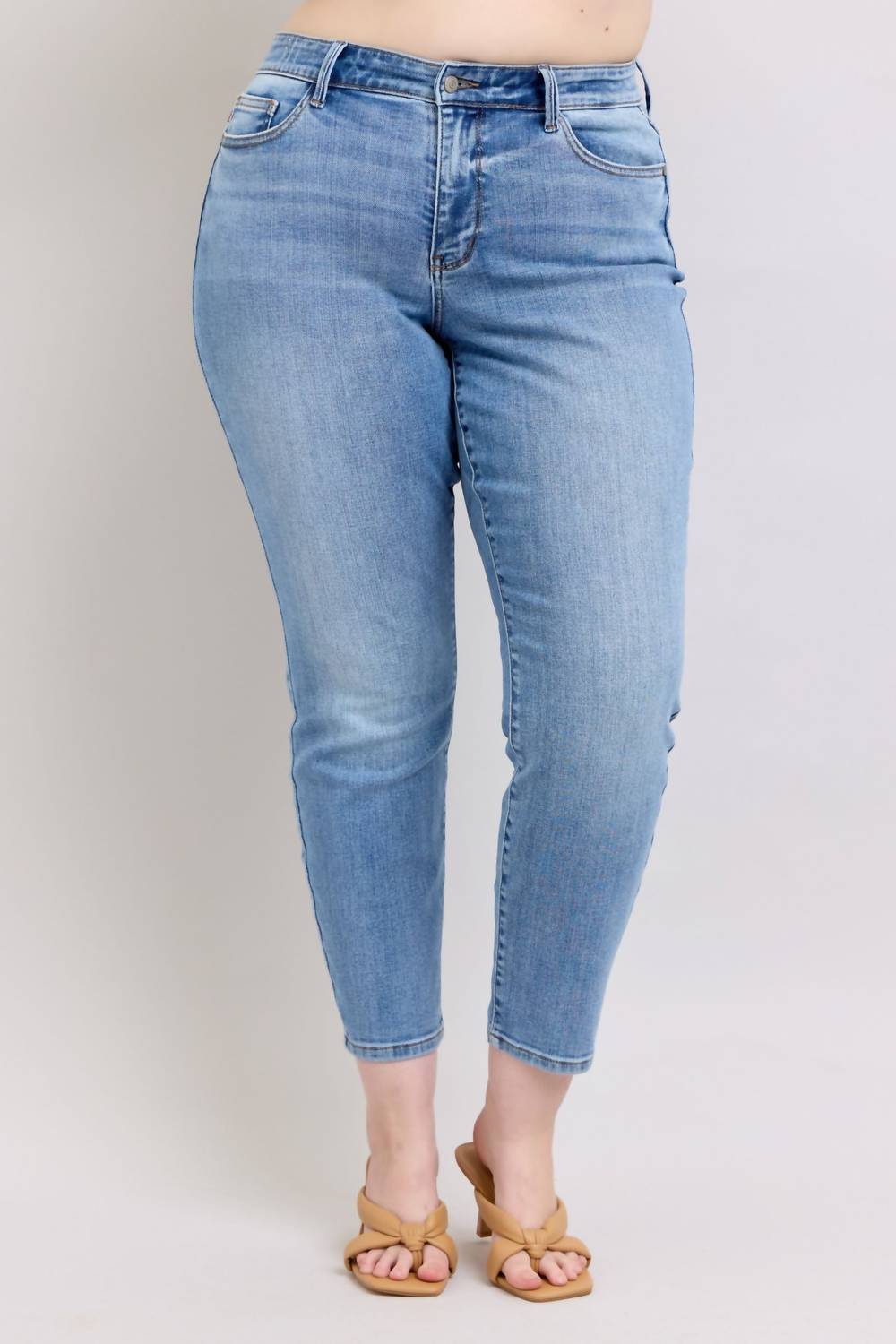Judy Blue - Plus Mid-rise Slim Fit With Cell Pocket