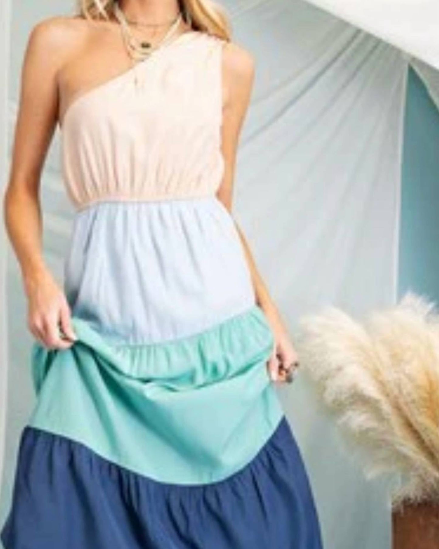 143 Story - One Side Open Shoulder Dress