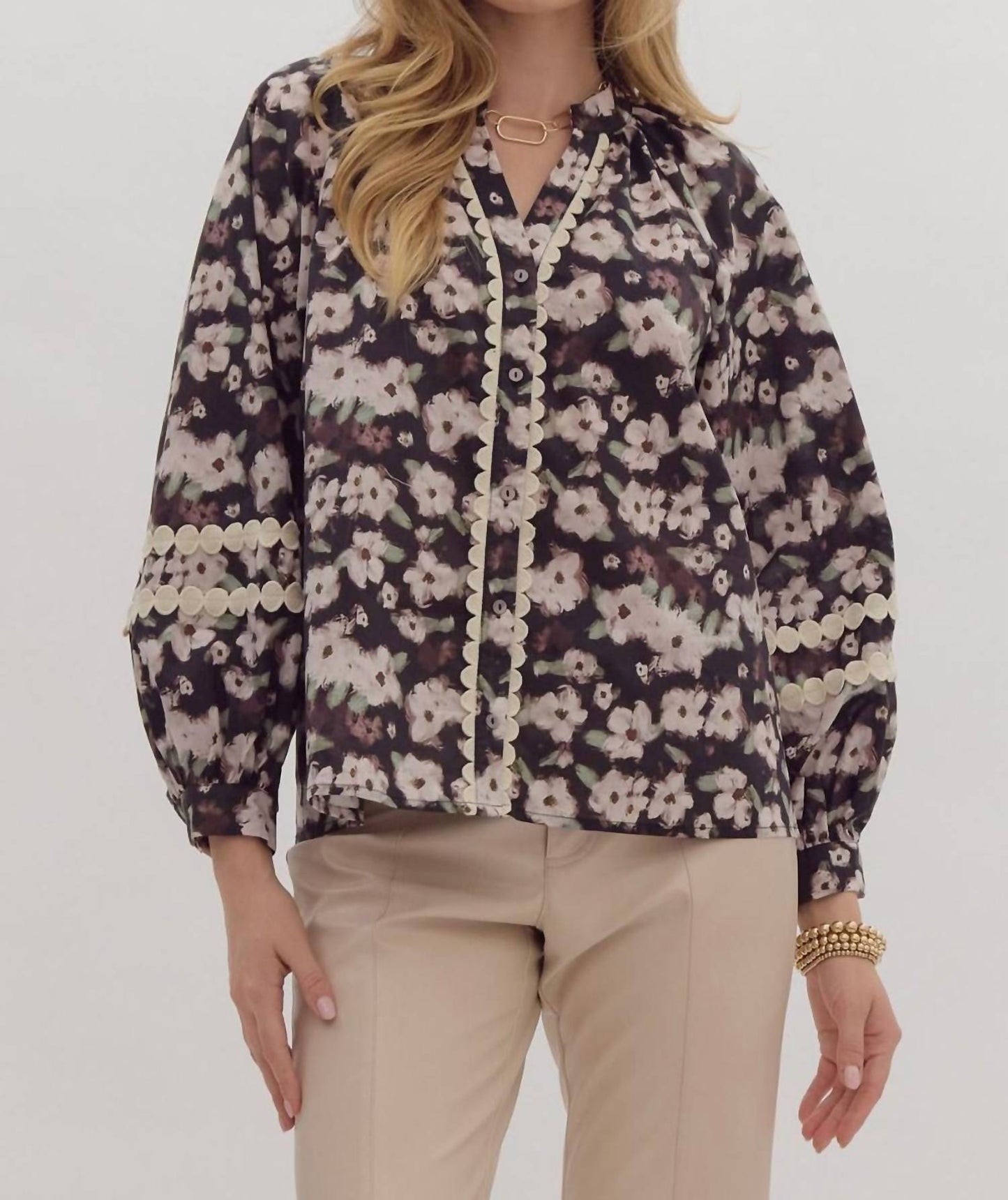 Entro - Devny Flower V-neck Button Down Blouse