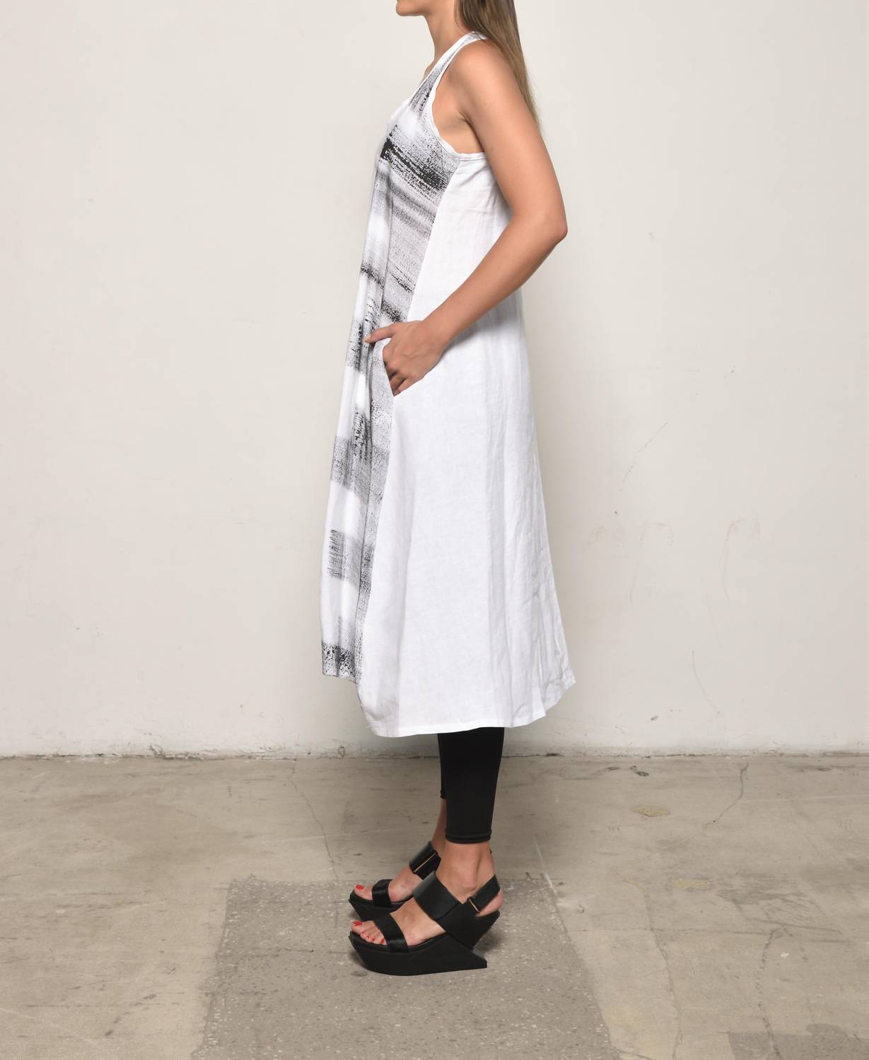 Simply Mila - Linen Sleeveless Jumper Dress