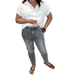 Judy Blue - Calça Jeans Slim Fit de Cintura Alta