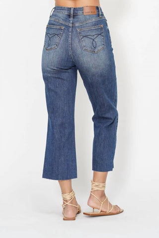 Judy Blue - Calça jeans curta com bordado de cintura alta e perna larga