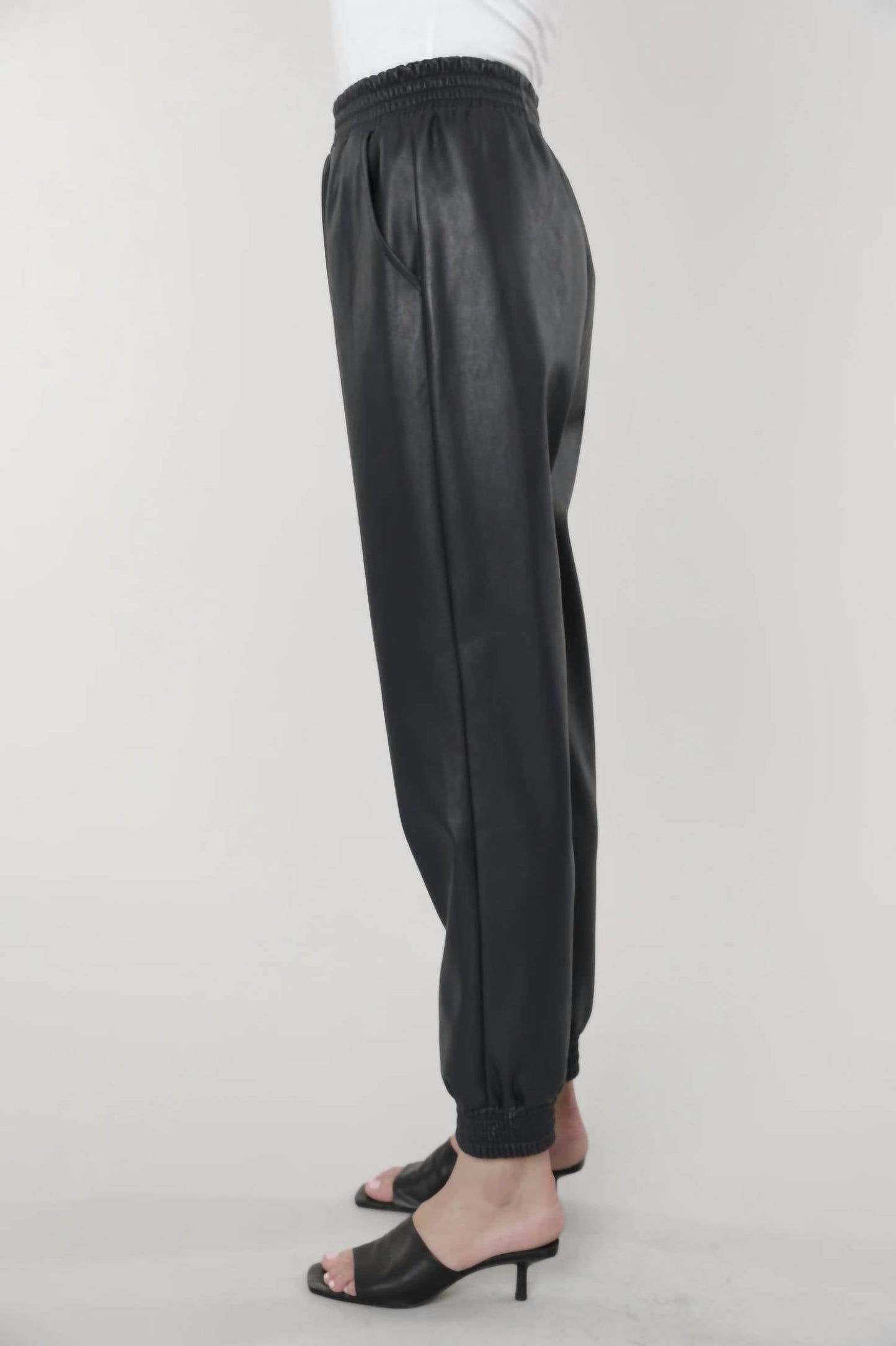 Dolce Cabo - Women's Jogger