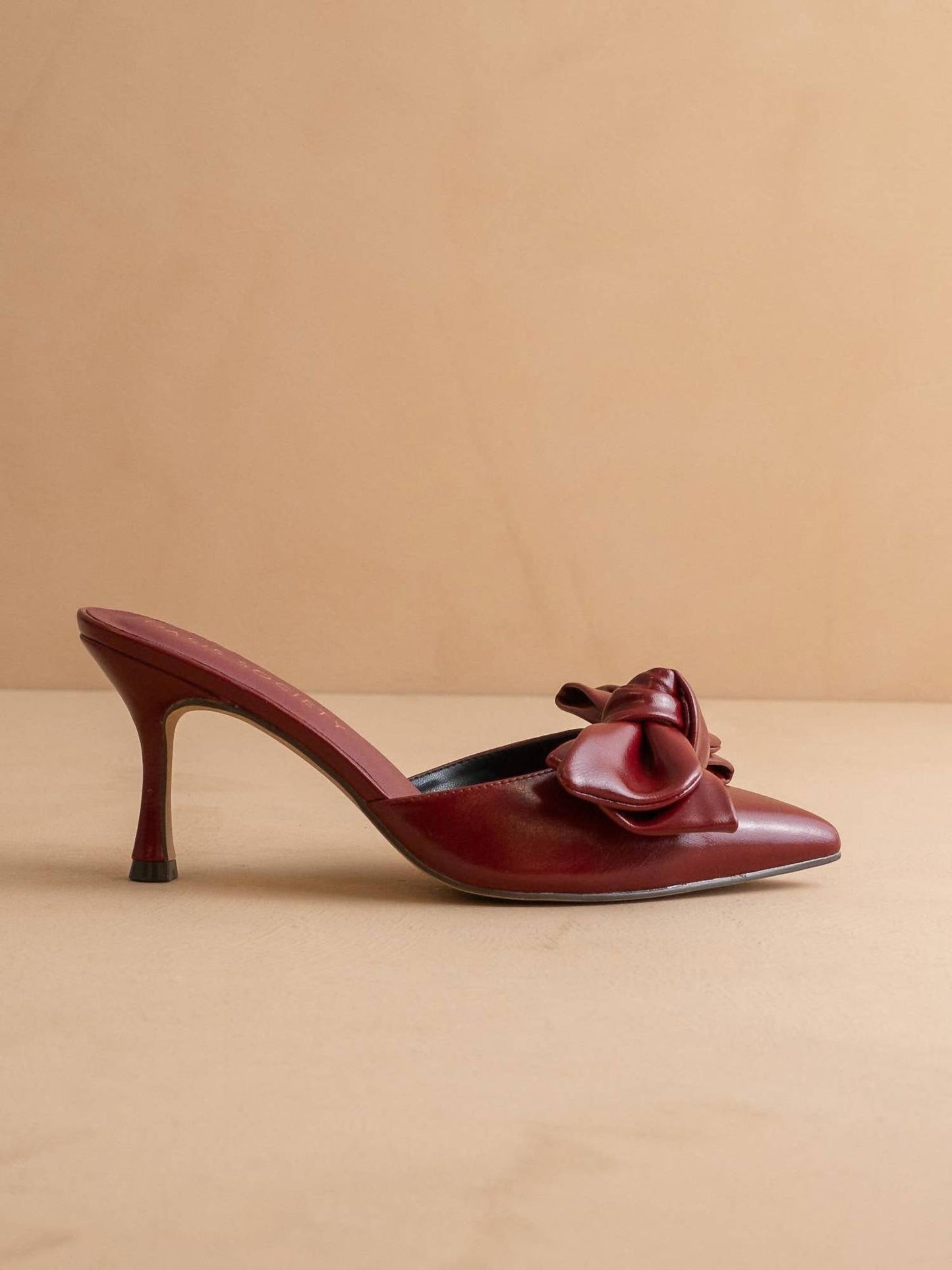Oasis Society - Women's The Jane Bow Accent Kitten Heel