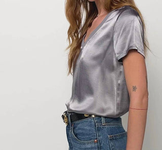 Nation Ltd - Camiseta com decote em V June