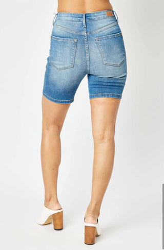 Judy Blue - Bermuda com controle de barriga