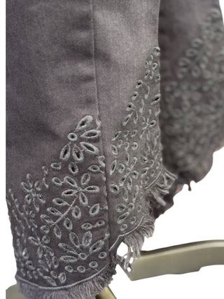 Slimsation By Multiples - Calça Jeans com Bainha Recortada Bordada