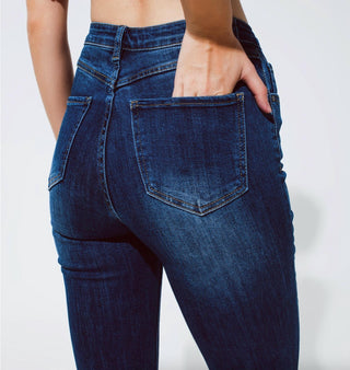 Q2 - Calça Jeans Flare Feminina