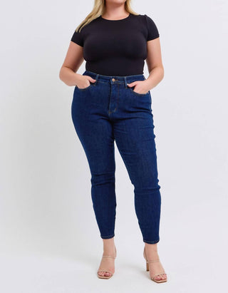 Judy Blue - Calça Jeans Skinny com Controle de Barriga de Cintura Média