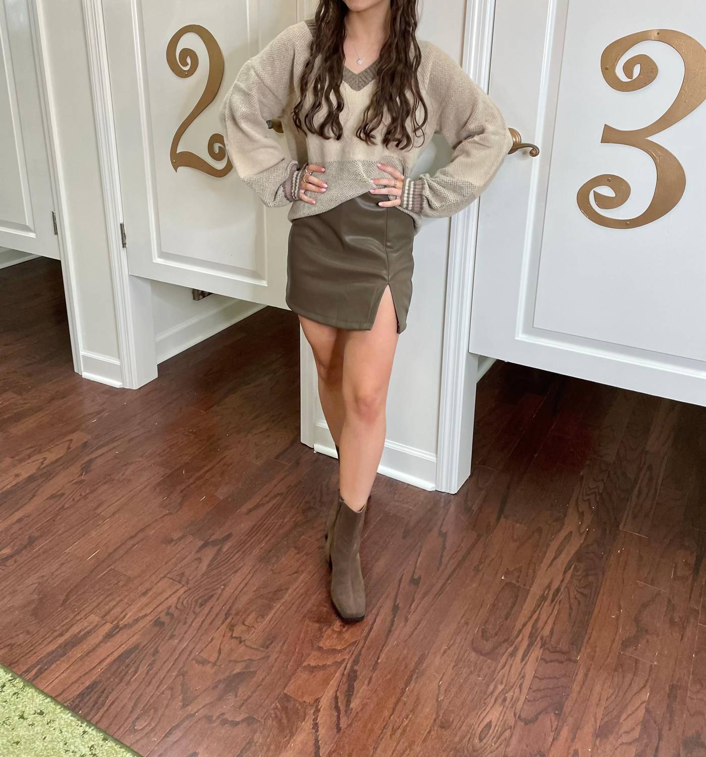 Anniewear - Betsy V Neck Sweater