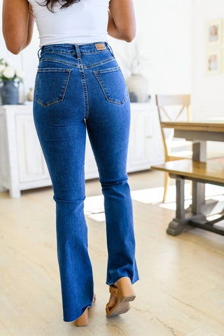 Judy Blue - Calça jeans flare com controle de barriga de cintura alta