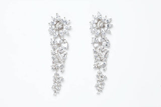 Avenue Chic - Women's Shooting Star Dangle Earrings