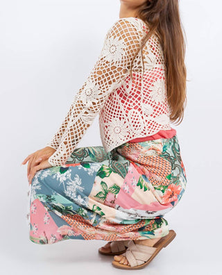 Paparazzi - Blusa curta de crochê com estampa floral