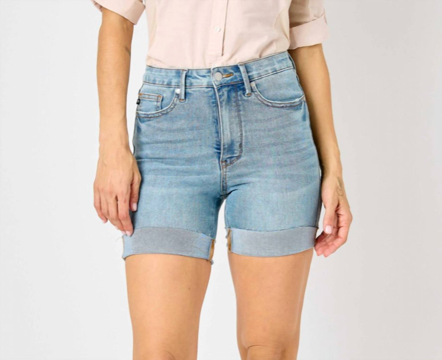 Judy Blue - Shorts jeans descolado com controle de barriga