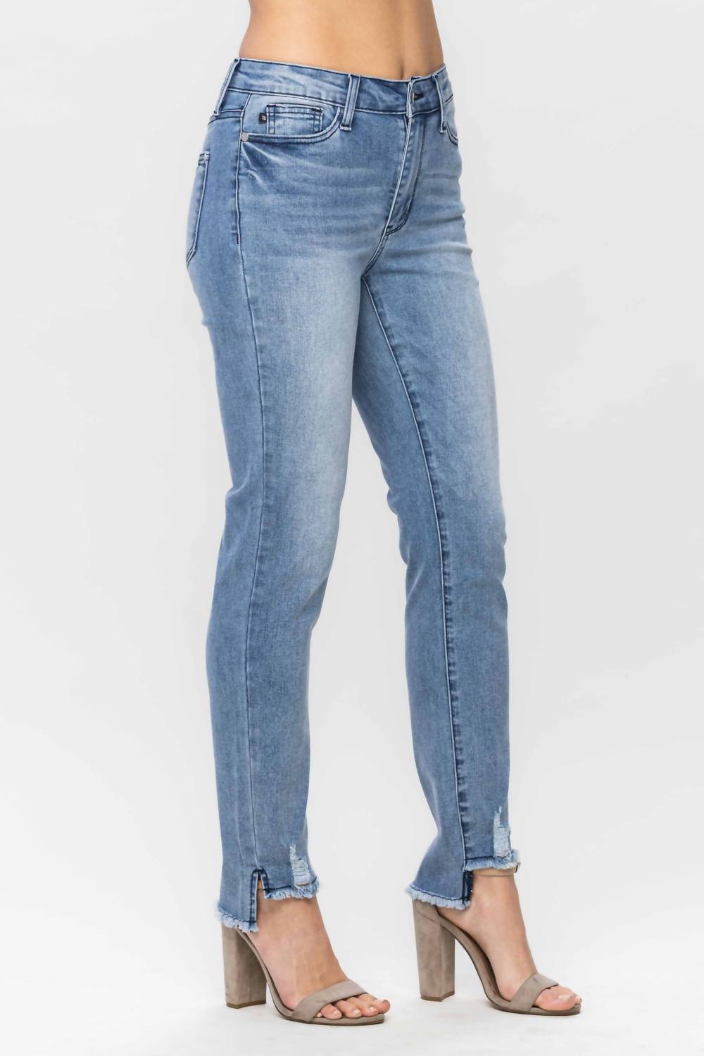 Judy Blue - Mid Rise Cool Denim Relaxed Fit