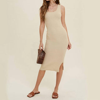 Lista de desejos - Vestido midi com regata e suéter