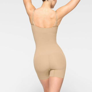 Skims - Body curto sem costura esculpido com busto aberto