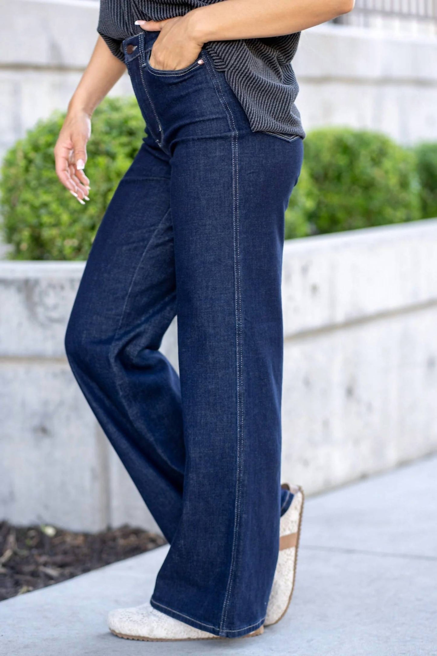Judy Blue - Women's High Waist Tummy Control Retro Wide Leg Dark Denim Jean