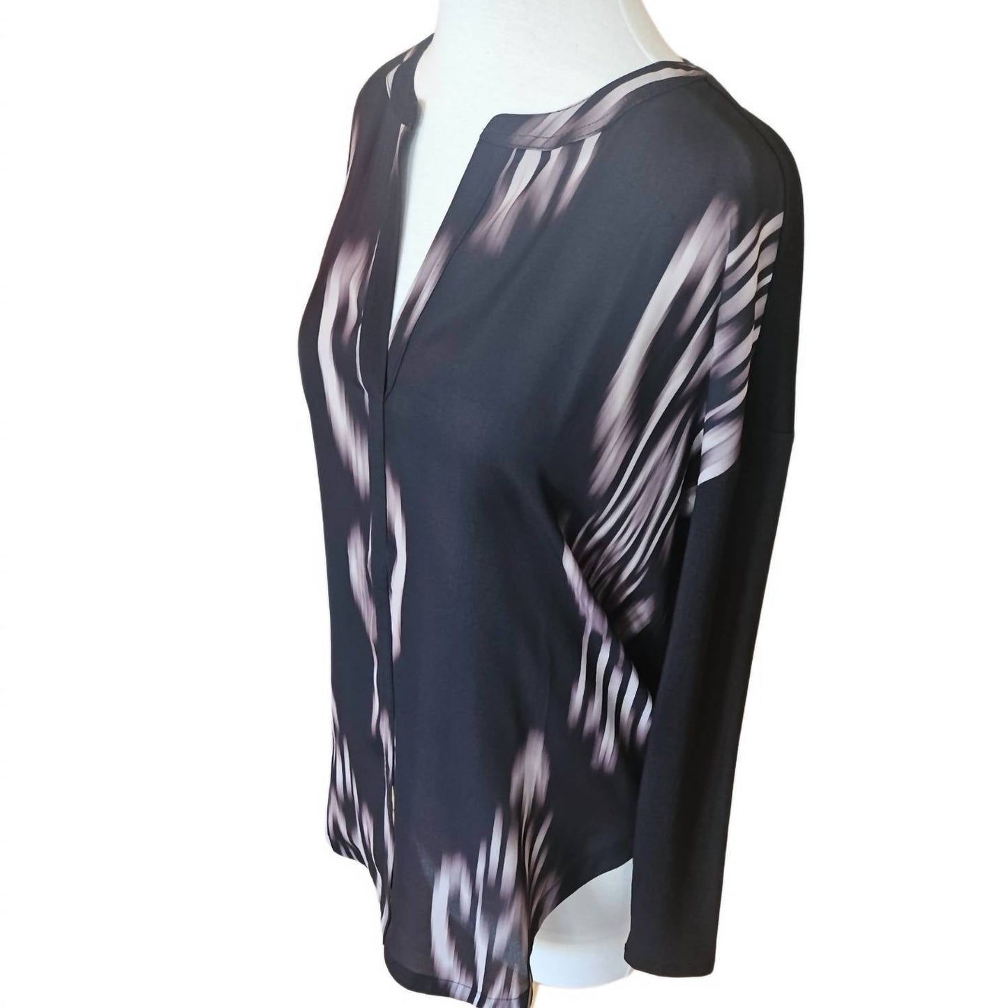 Lysse - Blurred Print Henley Blouse