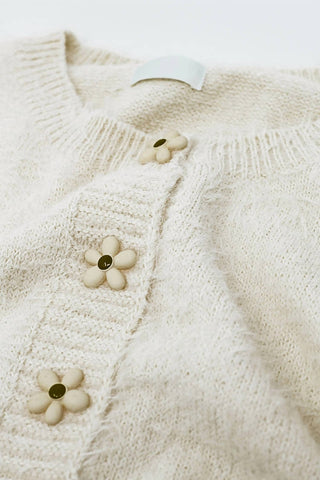 Q2 - Cardigan com botões de flores