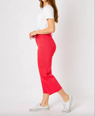 Judy Blue - Calça Jeans Cropped com Controle de Barriga