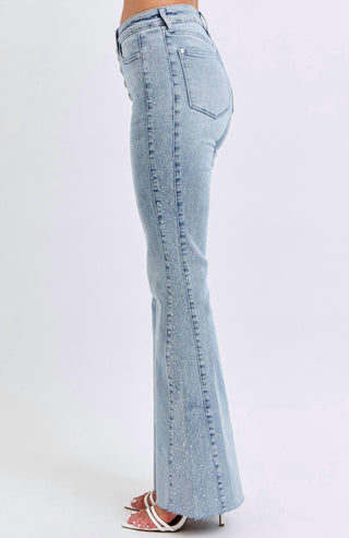 Calça jeans flare com detalhes em strass Judy Blue